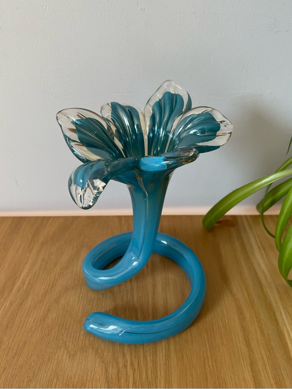 Vintage MCM Italian Murano Style Art Glass Teal Flower Vase Coil Serpent Stem 7”